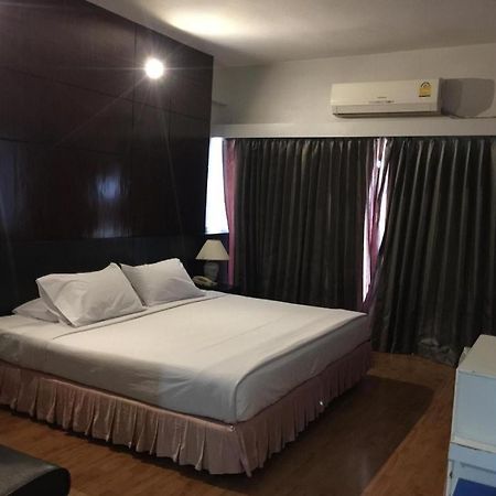 Pailyn Phitsanulok Hotel Exterior photo