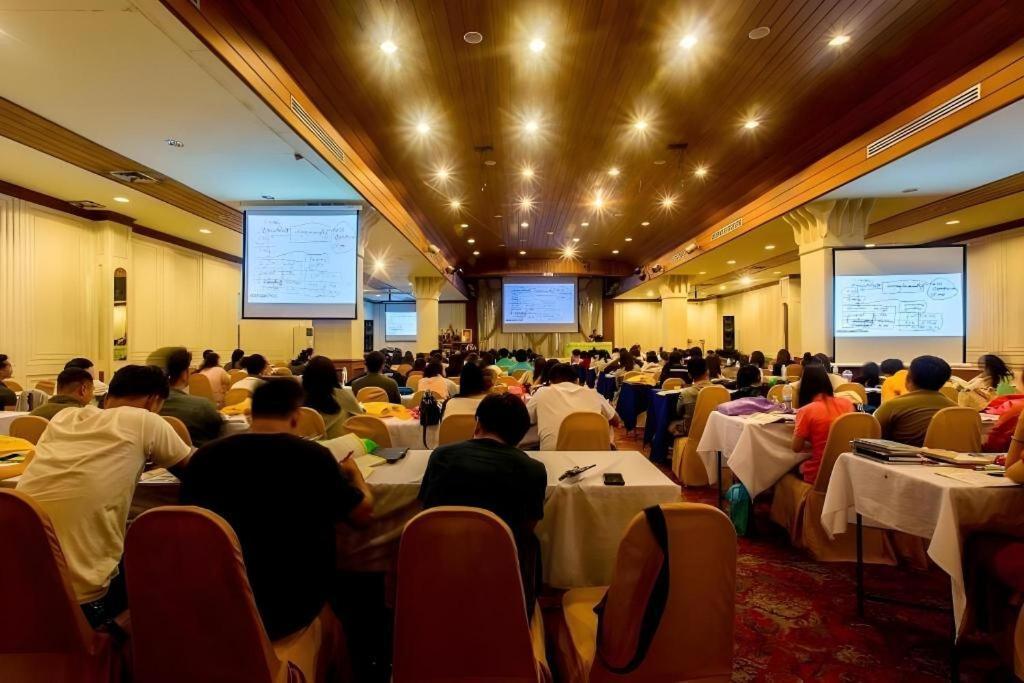 Pailyn Phitsanulok Hotel Exterior photo