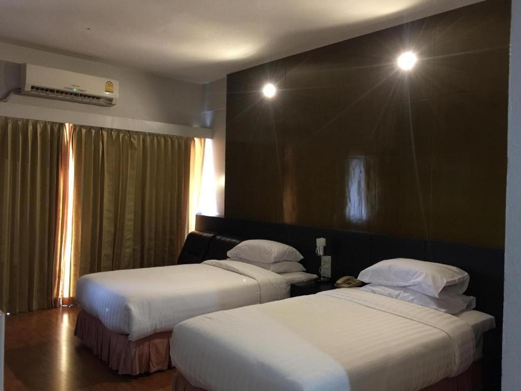Pailyn Phitsanulok Hotel Exterior photo