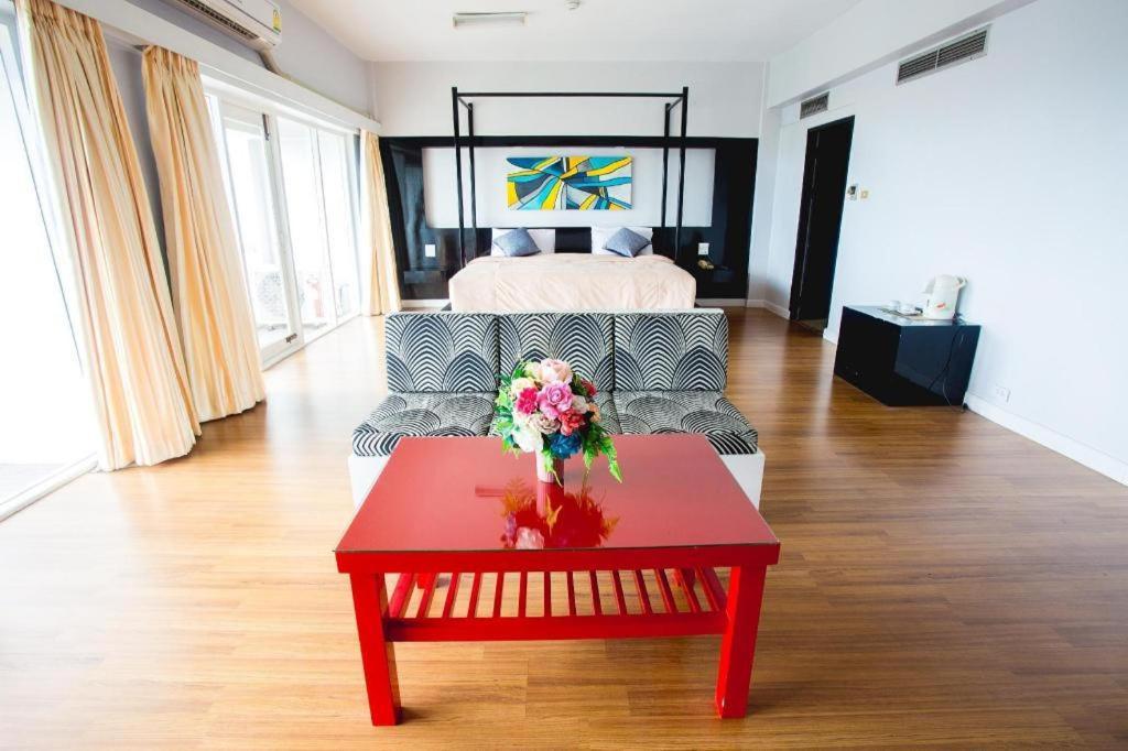 Pailyn Phitsanulok Hotel Exterior photo