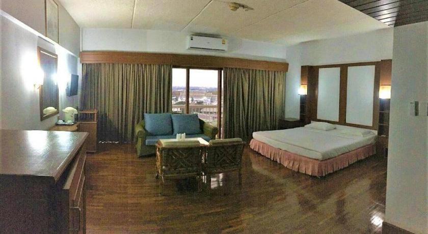 Pailyn Phitsanulok Hotel Exterior photo