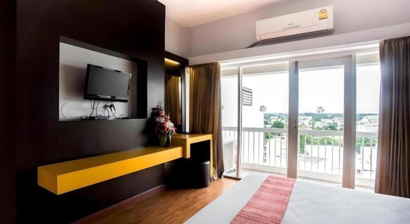 Pailyn Phitsanulok Hotel Exterior photo